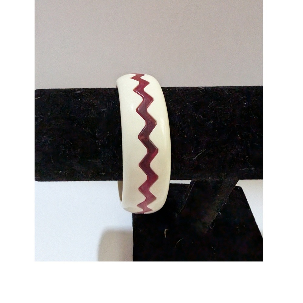 Vintage Style Interlocking Zig Zag Bangle Bracelet Set Cream Burgundy 7.75 In